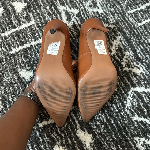 [SOLD] Pumps - Picture 9 of 12